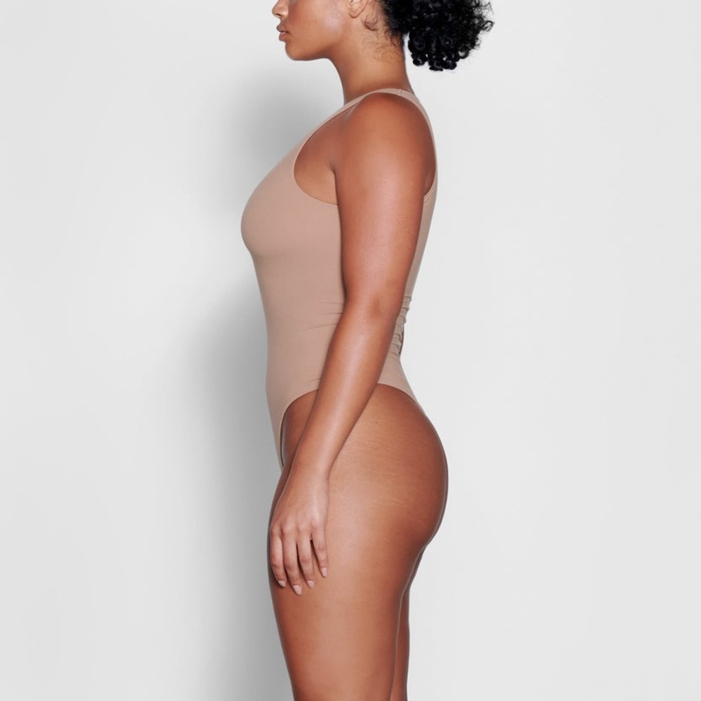 COPY - SKIMS FITS EVERYBODY HIGH NECK BODYSUIT NWT